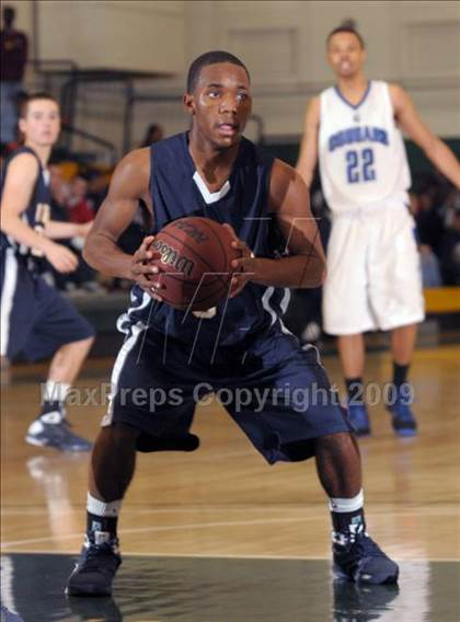 Thumbnail 2 in Capital Christian vs. Elk Grove (Hoops Classic 2009) photogallery.