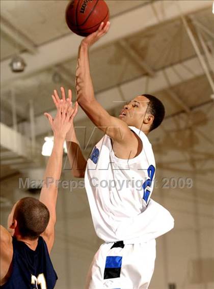 Thumbnail 1 in Capital Christian vs. Elk Grove (Hoops Classic 2009) photogallery.