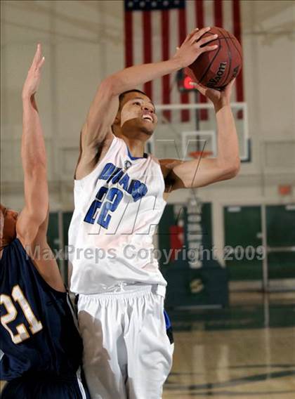 Thumbnail 2 in Capital Christian vs. Elk Grove (Hoops Classic 2009) photogallery.