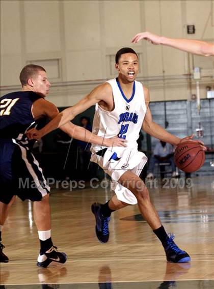 Thumbnail 3 in Capital Christian vs. Elk Grove (Hoops Classic 2009) photogallery.