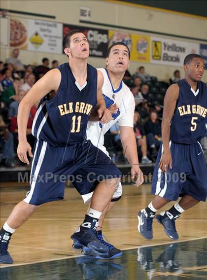 Thumbnail 1 in Capital Christian vs. Elk Grove (Hoops Classic 2009) photogallery.