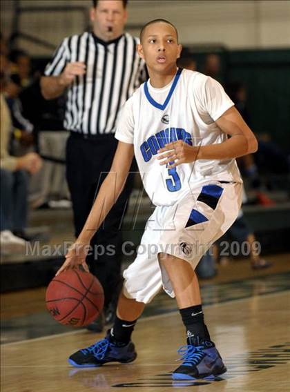 Thumbnail 1 in Capital Christian vs. Elk Grove (Hoops Classic 2009) photogallery.