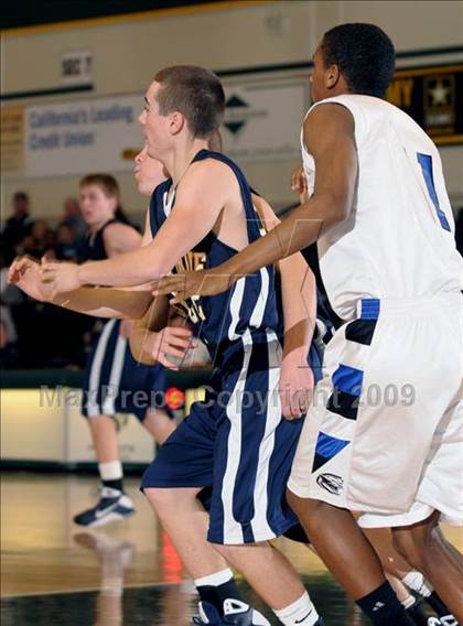 Thumbnail 3 in Capital Christian vs. Elk Grove (Hoops Classic 2009) photogallery.