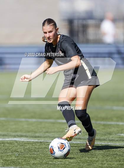 Thumbnail 3 in Lone Peak vs. Layton (UHSAA 6A Semifinals) photogallery.