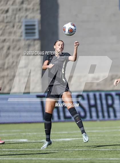 Thumbnail 3 in Lone Peak vs. Layton (UHSAA 6A Semifinals) photogallery.