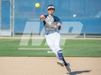Thumbnail 3 in Santana @ Del Norte photogallery.