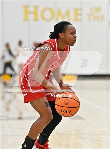 Thumbnail 2 in Denver East vs Thomas Jefferson photogallery.