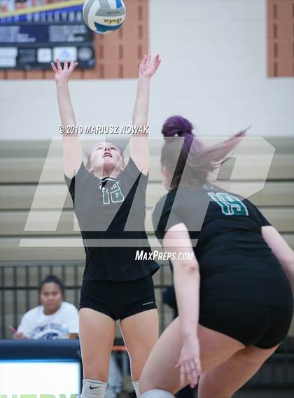Thumbnail 3 in West Bloomfield vs Lake Orion (MHSAA Regional Final) photogallery.