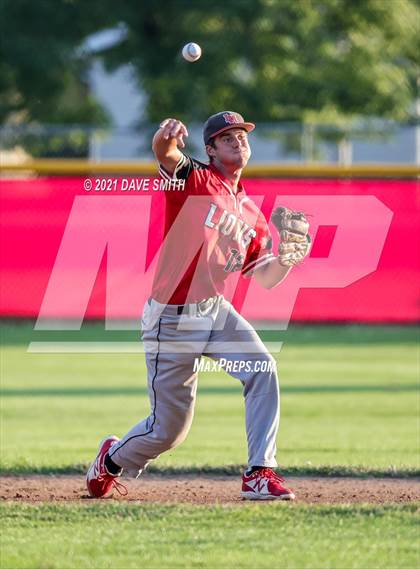 Thumbnail 3 in Linn-Mar @ North Scott photogallery.