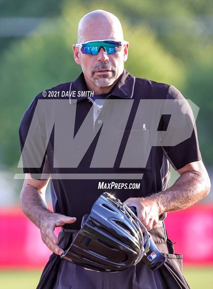 Thumbnail 2 in Linn-Mar @ North Scott photogallery.