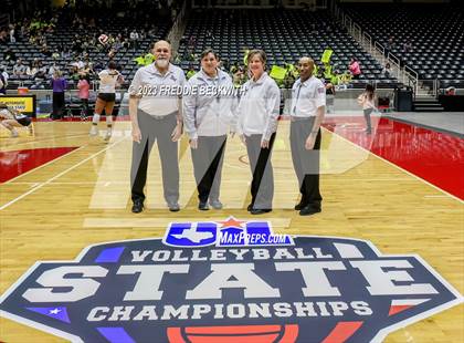 Thumbnail 1 in Blum vs. Harrold (UIL 1A Volleyball Final) photogallery.