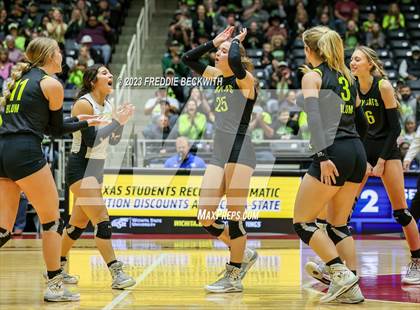 Thumbnail 3 in Blum vs. Harrold (UIL 1A Volleyball Final) photogallery.