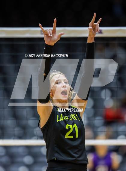 Thumbnail 3 in Blum vs. Harrold (UIL 1A Volleyball Final) photogallery.