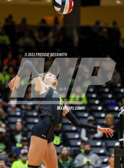Thumbnail 2 in Blum vs. Harrold (UIL 1A Volleyball Final) photogallery.