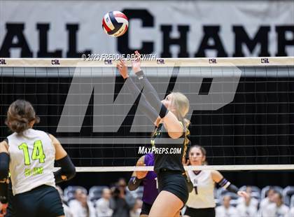 Thumbnail 2 in Blum vs. Harrold (UIL 1A Volleyball Final) photogallery.