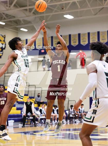 Thumbnail 3 in Roswell vs. Tucker (Tournament of Champions Holiday Classic) photogallery.