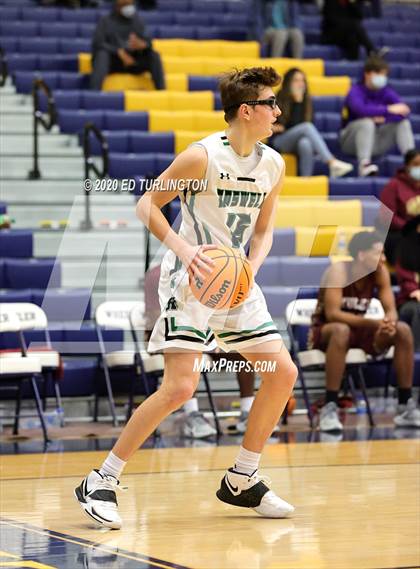 Thumbnail 3 in Roswell vs. Tucker (Tournament of Champions Holiday Classic) photogallery.