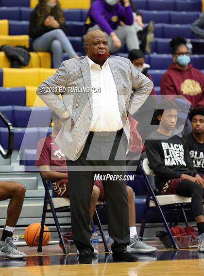 Thumbnail 3 in Roswell vs. Tucker (Tournament of Champions Holiday Classic) photogallery.