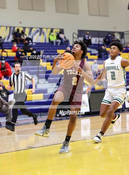Thumbnail 1 in Roswell vs. Tucker (Tournament of Champions Holiday Classic) photogallery.