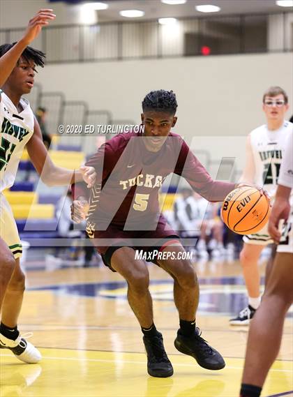 Thumbnail 2 in Roswell vs. Tucker (Tournament of Champions Holiday Classic) photogallery.
