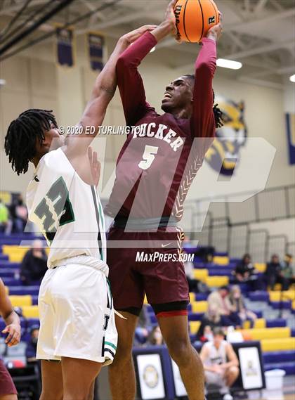 Thumbnail 2 in Roswell vs. Tucker (Tournament of Champions Holiday Classic) photogallery.
