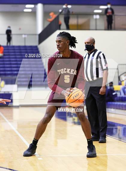 Thumbnail 2 in Roswell vs. Tucker (Tournament of Champions Holiday Classic) photogallery.