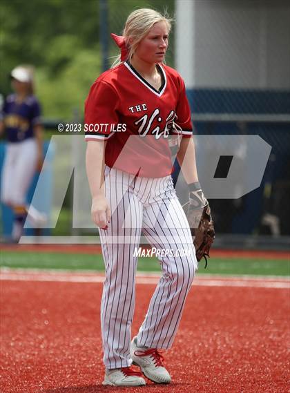 Thumbnail 1 in Unioto vs. Steubenville (OHSAA D2 Regional Final) photogallery.