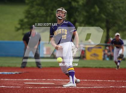 Thumbnail 2 in Unioto vs. Steubenville (OHSAA D2 Regional Final) photogallery.