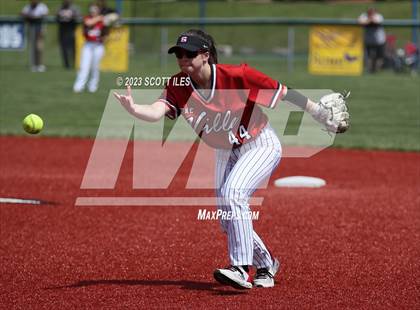 Thumbnail 2 in Unioto vs. Steubenville (OHSAA D2 Regional Final) photogallery.