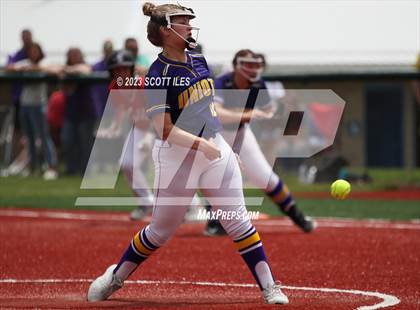 Thumbnail 3 in Unioto vs. Steubenville (OHSAA D2 Regional Final) photogallery.
