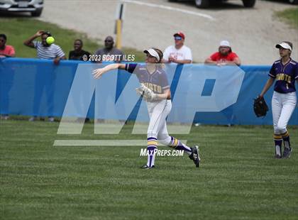 Thumbnail 1 in Unioto vs. Steubenville (OHSAA D2 Regional Final) photogallery.