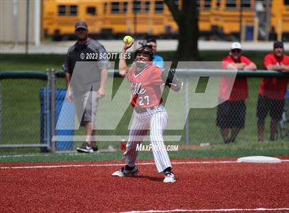 Thumbnail 2 in Unioto vs. Steubenville (OHSAA D2 Regional Final) photogallery.