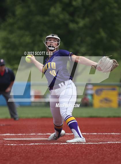 Thumbnail 3 in Unioto vs. Steubenville (OHSAA D2 Regional Final) photogallery.