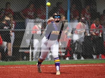 Thumbnail 2 in Unioto vs. Steubenville (OHSAA D2 Regional Final) photogallery.