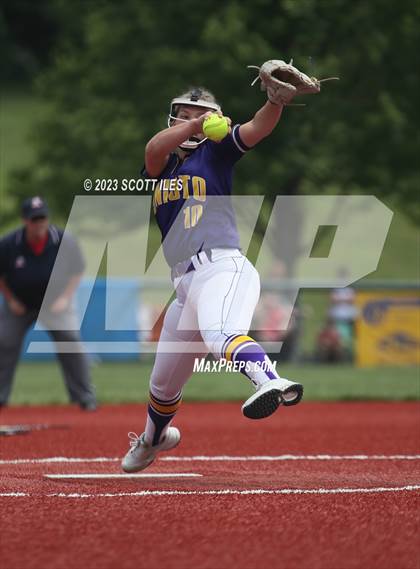 Thumbnail 1 in Unioto vs. Steubenville (OHSAA D2 Regional Final) photogallery.