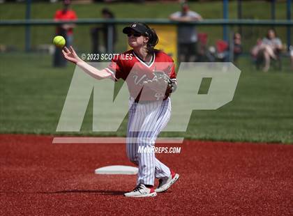 Thumbnail 1 in Unioto vs. Steubenville (OHSAA D2 Regional Final) photogallery.
