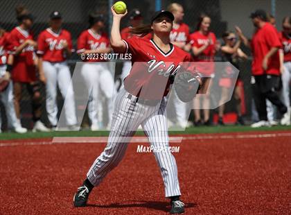 Thumbnail 2 in Unioto vs. Steubenville (OHSAA D2 Regional Final) photogallery.