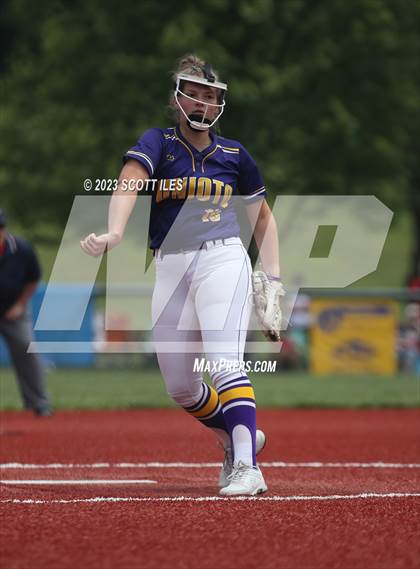 Thumbnail 3 in Unioto vs. Steubenville (OHSAA D2 Regional Final) photogallery.
