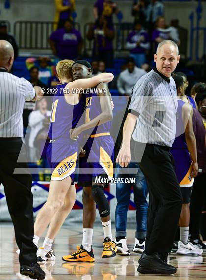 Thumbnail 2 in County Line vs. Bradley (AAA 2A State Final) photogallery.