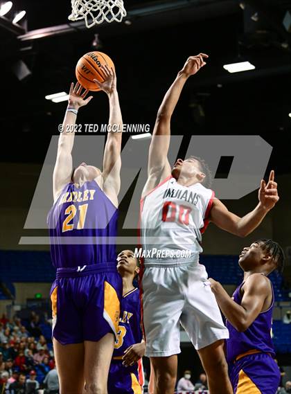 Thumbnail 2 in County Line vs. Bradley (AAA 2A State Final) photogallery.