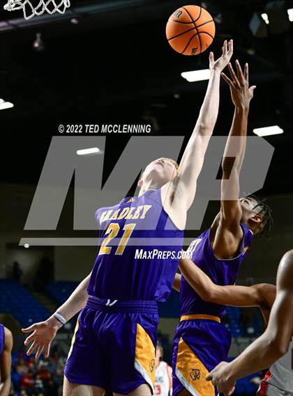 Thumbnail 1 in County Line vs. Bradley (AAA 2A State Final) photogallery.