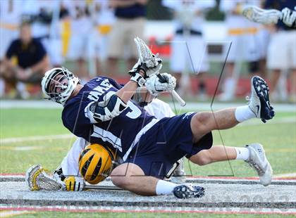 Thumbnail 1 in Staples vs. Simsbury (CIAC Class L Semifinal) photogallery.