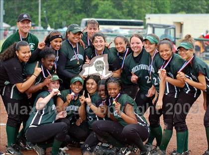 Thumbnail 3 in Brentwood vs Fairport (NYSPHSAA Class AA Final) photogallery.
