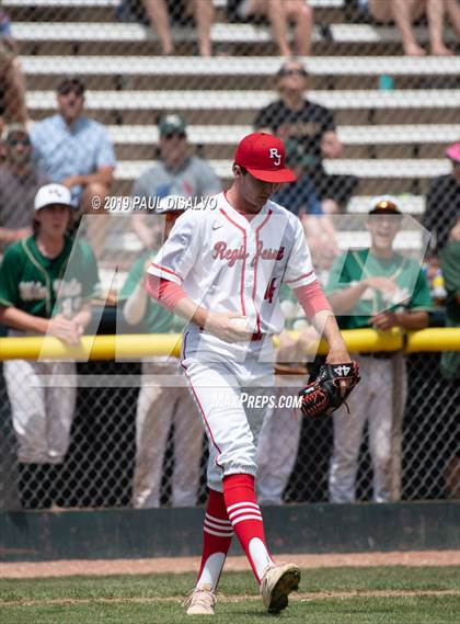 Thumbnail 3 in Mountain Vista vs. Regis Jesuit (CHSAA 5A Semi-Final) photogallery.