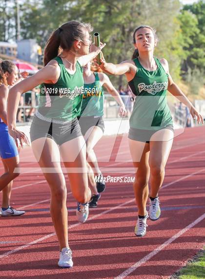 Thumbnail 2 in FVL Championships  (300 Low Hurdles, 4x100 Relay, 4x400 Relay) photogallery.