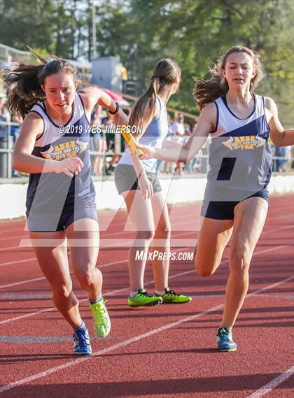 Thumbnail 1 in FVL Championships  (300 Low Hurdles, 4x100 Relay, 4x400 Relay) photogallery.