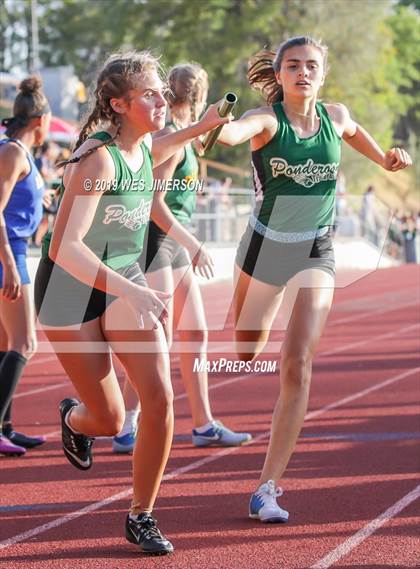 Thumbnail 2 in FVL Championships  (300 Low Hurdles, 4x100 Relay, 4x400 Relay) photogallery.