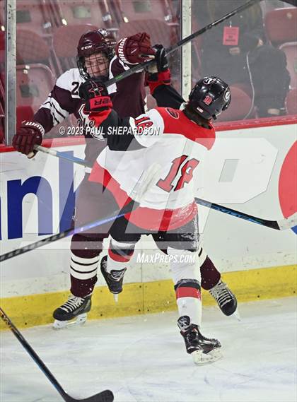 Thumbnail 3 in Glenwood Springs vs. Cheyenne Mountain (CHSAA 4A State Final) photogallery.