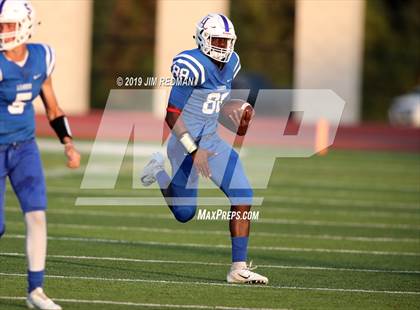Thumbnail 3 in Weiss @ Leander photogallery.