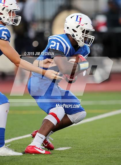 Thumbnail 2 in Weiss @ Leander photogallery.
